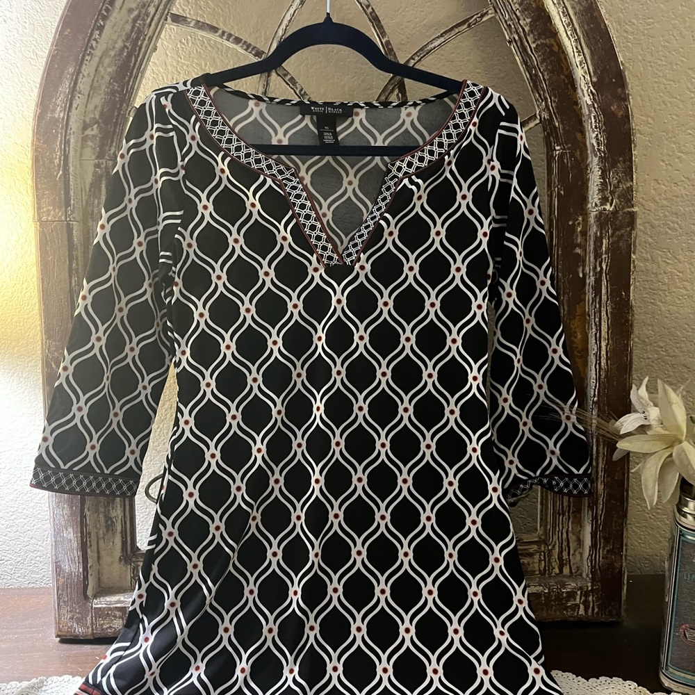 White House Black Market XS mini